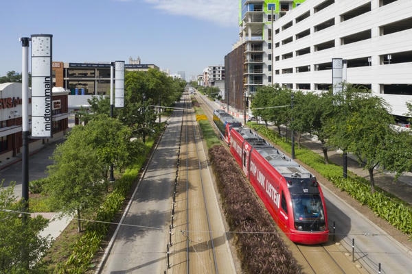 休士頓2026世界盃「Green Corridor」:一座綠化廊道與城市運作改革 3 分散2026世界盃人流是green corridor的重點交通功能