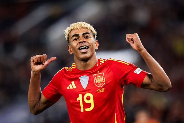 拉明·亞馬爾（Lamine Yamal）